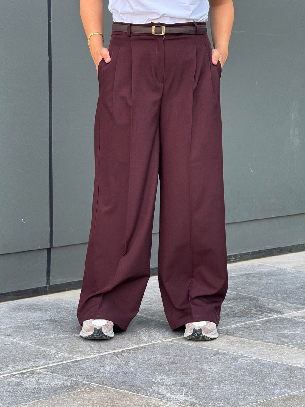 Tailored Classic pants With Belt- Burgundy