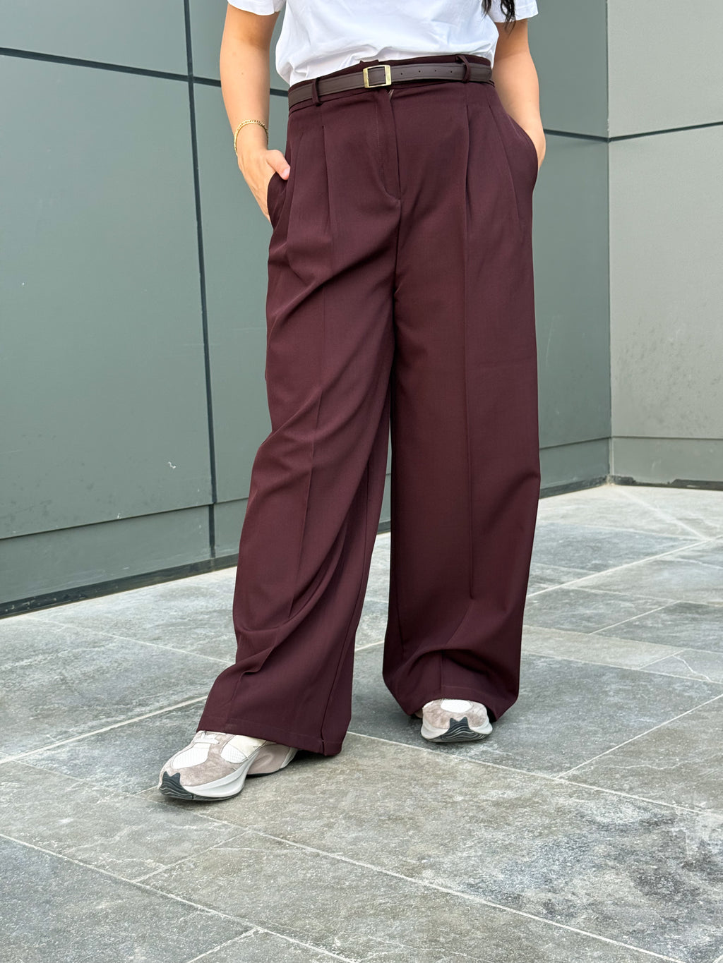Tailored Classic pants With Belt- Burgundy